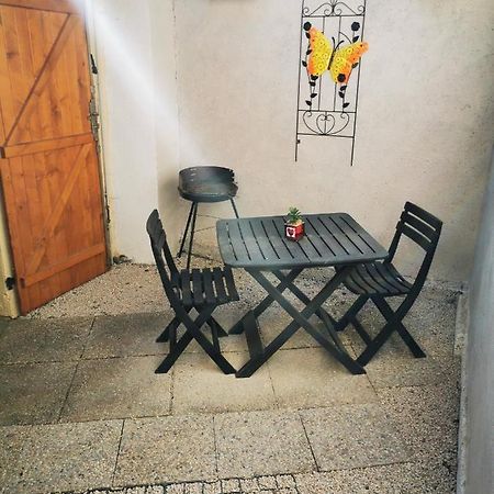 Studio Tres Agreable Totalement Independant Dans Maison Avec Cour Sans Vis A Vis Villa Vittel Luaran gambar